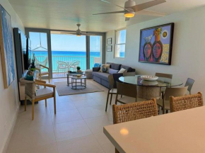 Fully remodeled 3-bedroom 2 full baths ! On whtsapp ! check the number from the photos! Condo !